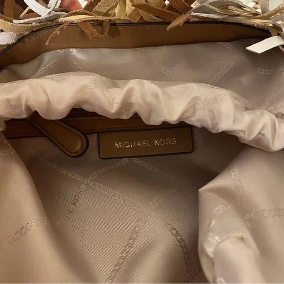 Michael Kors Marley Luggage & White Woven Bucket - Picture 4 of 4